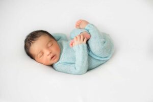 Read more about the article Newborn Sleep: What to Expect