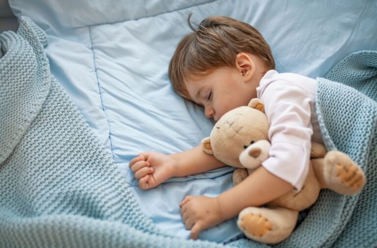 Read more about the article Healthy Sleep Habits for Toddlers