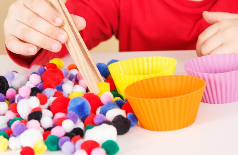 Read more about the article Simple DIY Sensory Bins