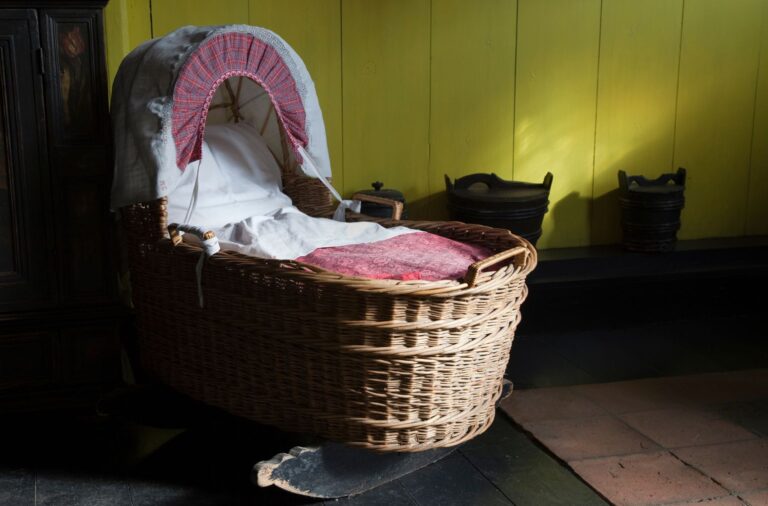 Read more about the article Setting Up the Ideal Sleep Space for Your Baby