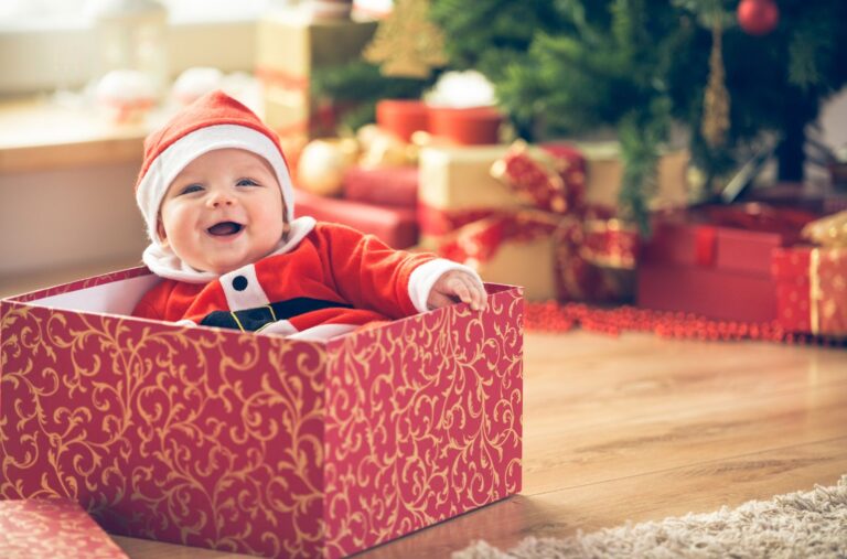 Read more about the article Tips to Manage Holiday Schedule Chaos with Little Ones